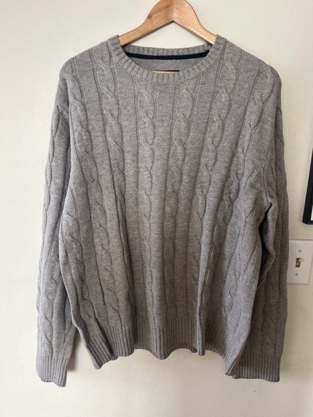 Men's Gray Cable Knit Crewneck Sweater